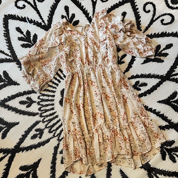 Country dress - Picture 1 of 1